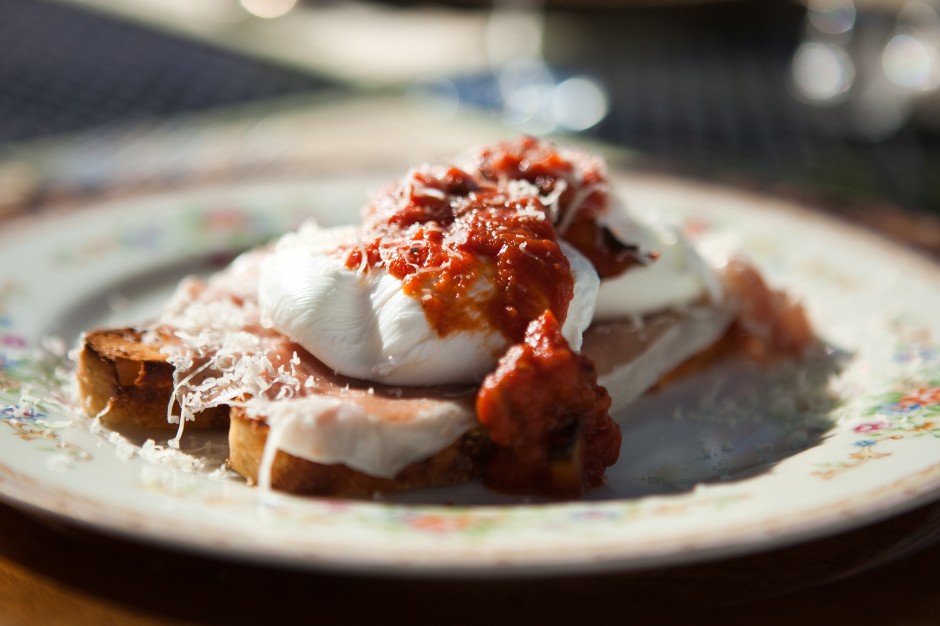 Eggs Benny